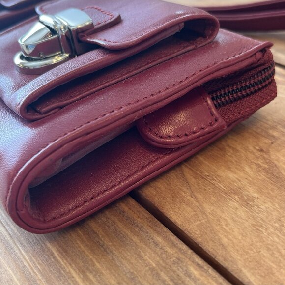 Wilson's Leather Pelle Studio Red Wristlet Wallet Credit Card Holiday Christmas - Picture 7 of 16